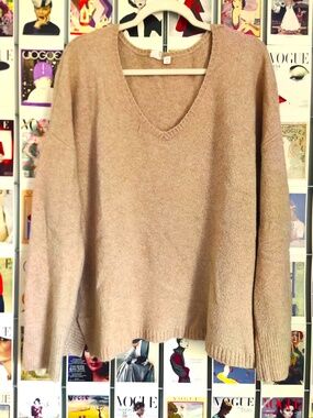 GAP Cream-Coloured V-Neck Fuzzy Wool-Blend Sweater – XL